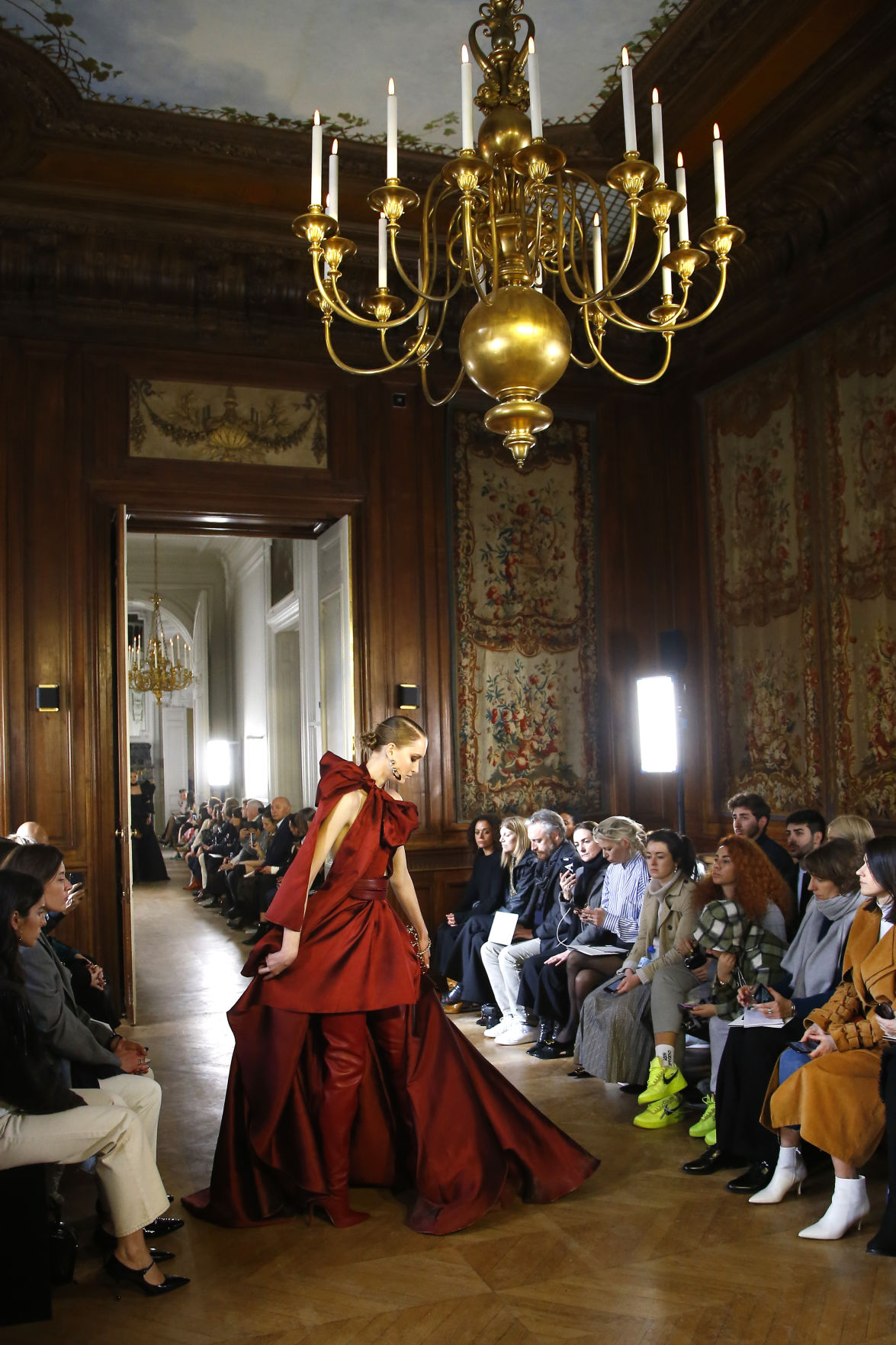 Paris Fashion 2019 F/W Saab